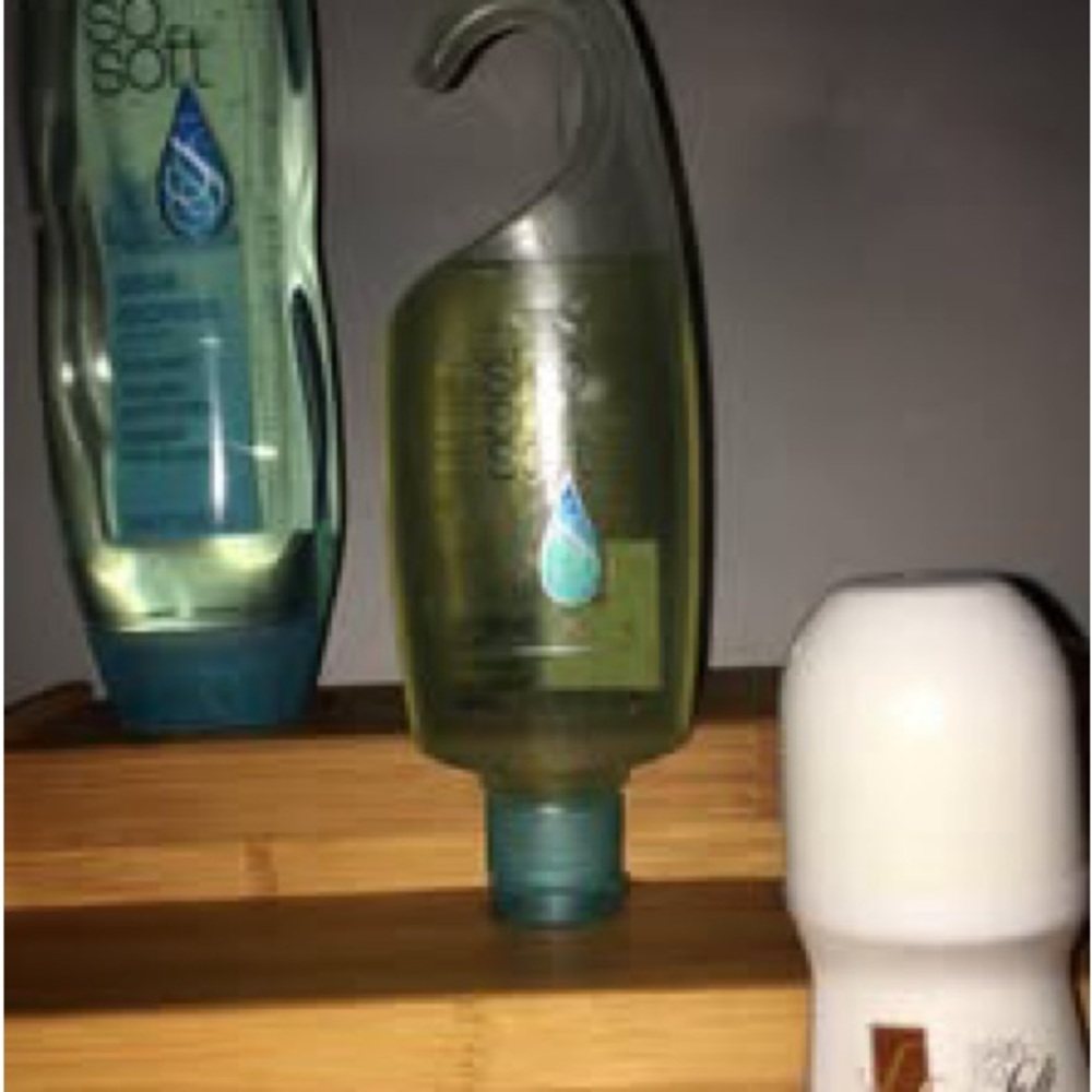 Avon Skin So Soft bath set